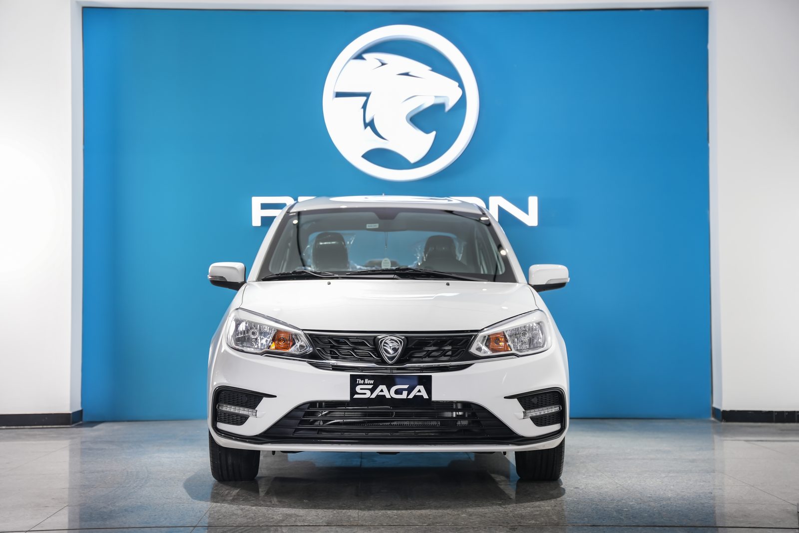 تصوير سيارة PROTON Saga داخل صالة العرض